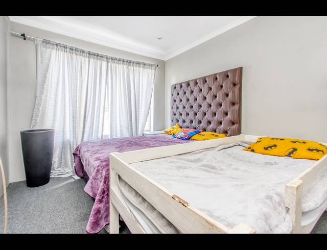 4 BEDROOM FREESTANDING FOR SALE IN WELTEVREDEN PARK